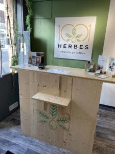 1001 Herbes Lisle Jourdain Interieur caisse