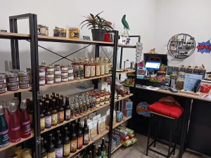 Plaisir Délices CBD lyon présentoir