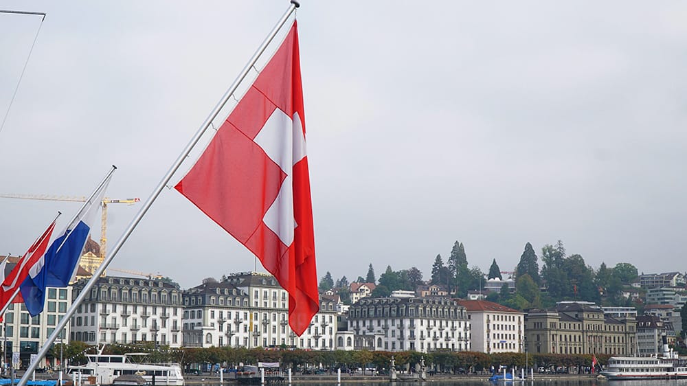drapeau suisse legalisation cannabiss