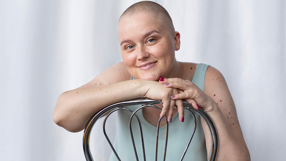 jeune-femme-luttant-contre-cancer